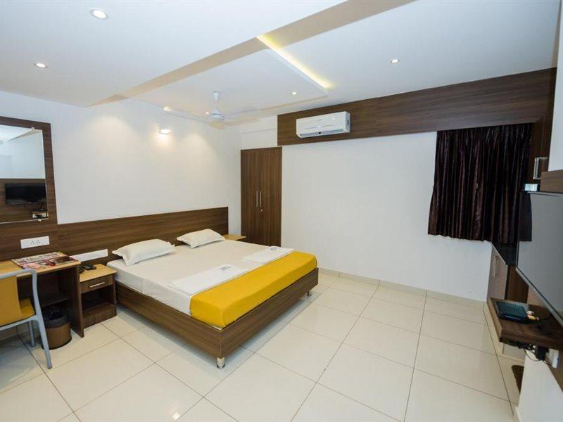 Hotel Karuna Residency Mangalore Exterior photo